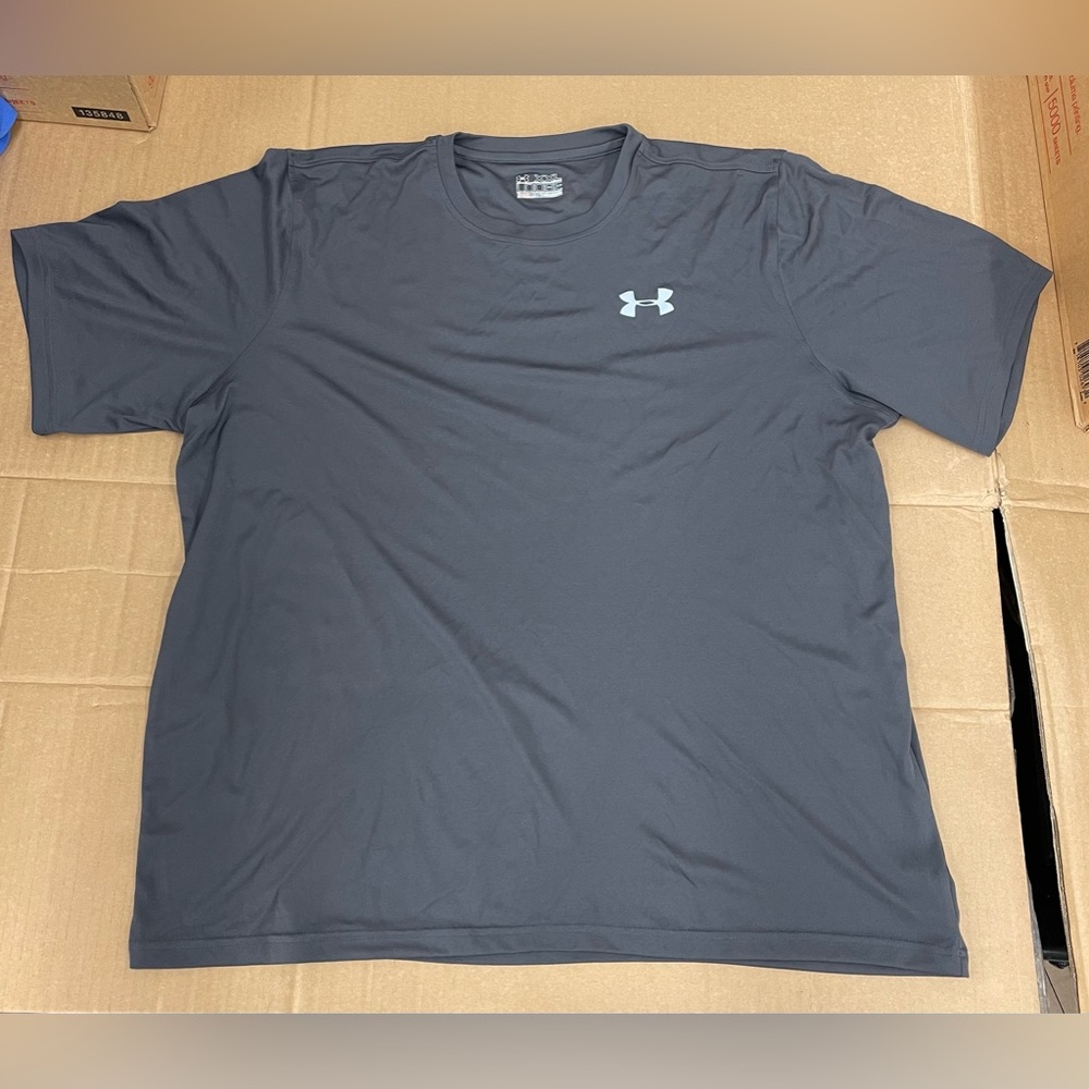 Under armour heatgear 2XL XXL athletic T-shirt, gray loose fit NWOT
